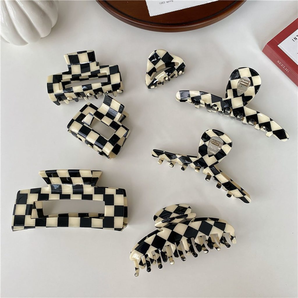 Minimilast Black and White Plaid Hair Clip